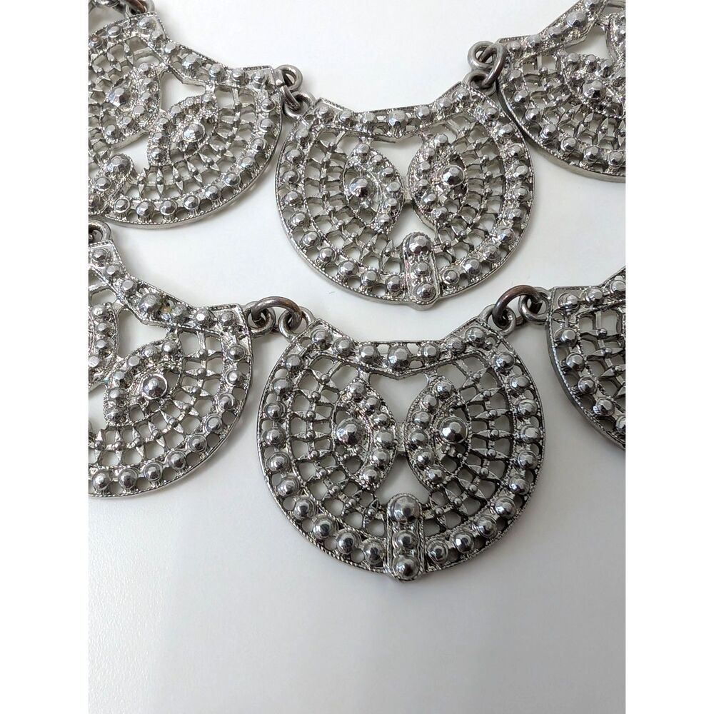 Boho Filigree Silvertone Scallop Bib Statement Necklace - Picture 2 of 5
